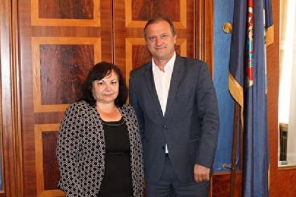 Посланик Георгиева се срещна с кмета на Задар
